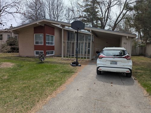 37 Grangemill Cres, North York, ON, M3B2J3 | Card Image