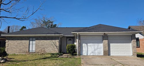 423 Capehill Dr, Webster, TX, 77598-2611 | Card Image