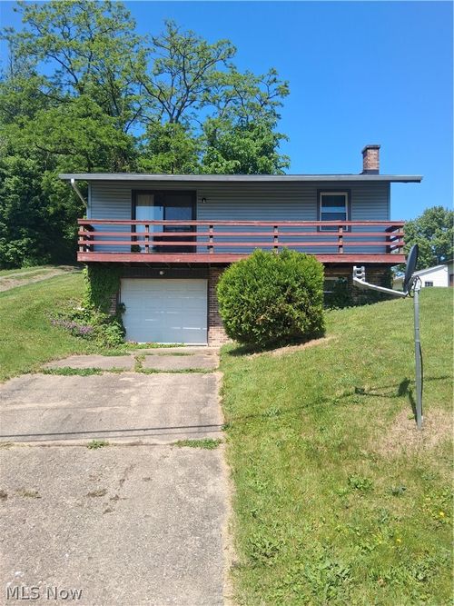 132 W Highland Ave, Barnesville, OH, 43713-1028 | Card Image