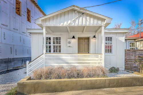 9 F St, Charleston, SC, 29403-4721 | Card Image