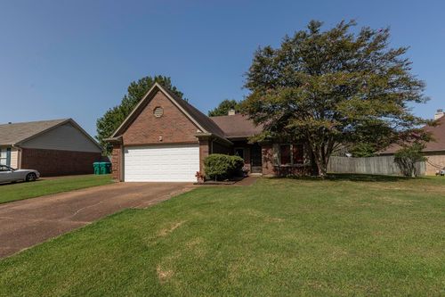 100 Village Dr, Oakland, TN, 38060-4853 | Card Image