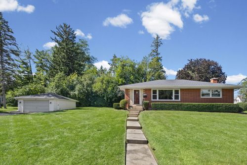 1010 Laursen Ct, Antioch, IL, 60002-1507 | Card Image