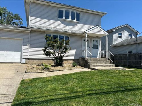 3559 Bayview St, Hempstead, NY, 11783 | Card Image