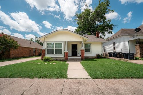 924 E Leuda St, Fort Worth, TX, 76104-3630 | Card Image