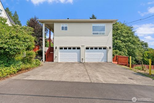 910 N Thornton St, Aberdeen, WA, 98520-1714 | Card Image