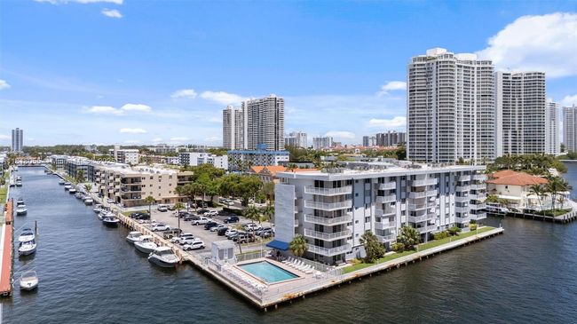 APT-108 - 4000 Ne 170 Th St, Condo with 3 bedrooms, 2 bathrooms and null parking in North Miami Beach FL | Image 30