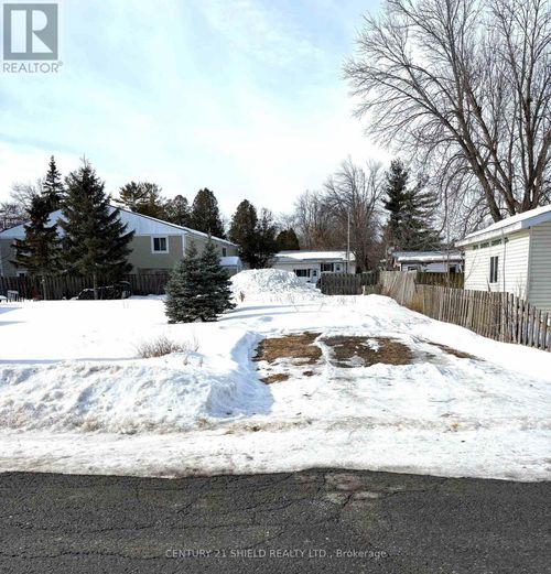 36 Broad St, Lancaster, ON, K0C | Card Image