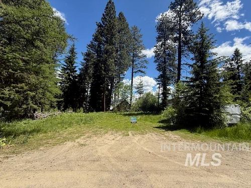 670 Joes Rd, Cascade, ID, 83611-5000 | Card Image