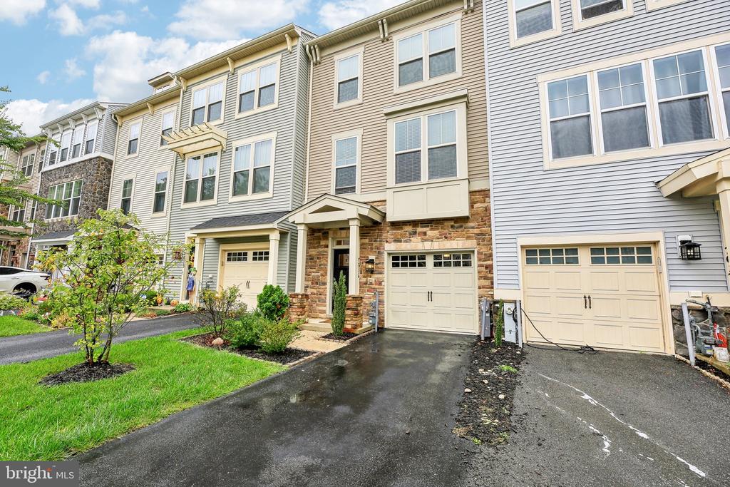 Lyndon Ct, Glen Burnie, MD 21060