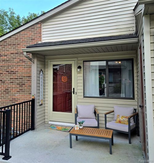 396-396 Spring Brooke Dr, Brighton, MI, 48116-2908 | Card Image