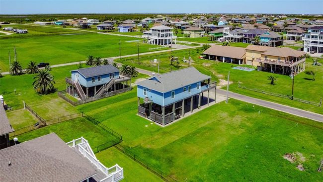 881 Buell, House other with 3 bedrooms, 2 bathrooms and null parking in Crystal Beach TX | Image 36