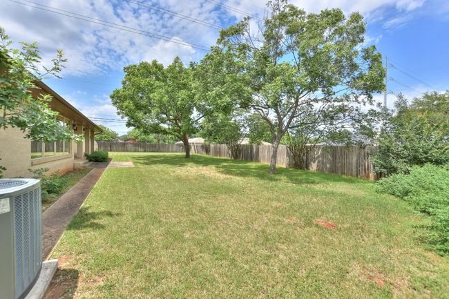 Spacious Back Yard | Image 39