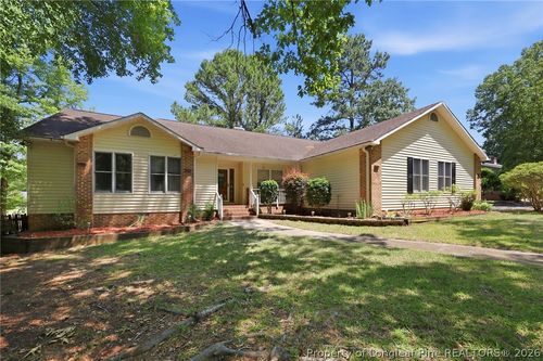 573 Broadmoor Ct, Sanford, NC, 27332-7406 | Card Image