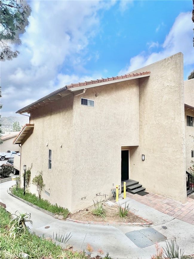 64 Avalon Terrace Rd, Condo with 2 bedrooms, 3 bathrooms and 1 parking in Avalon CA | Image 5