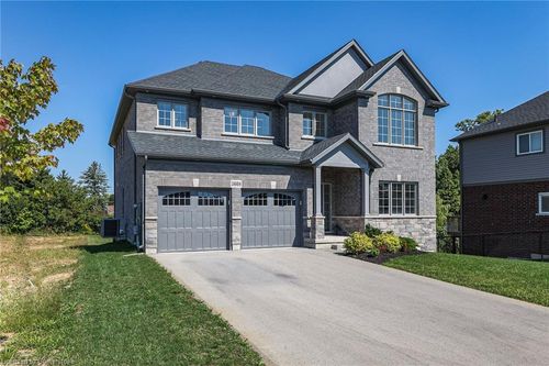 3608 Carolinia Crt, Ridgeway, ON, L0S1N0 | Card Image