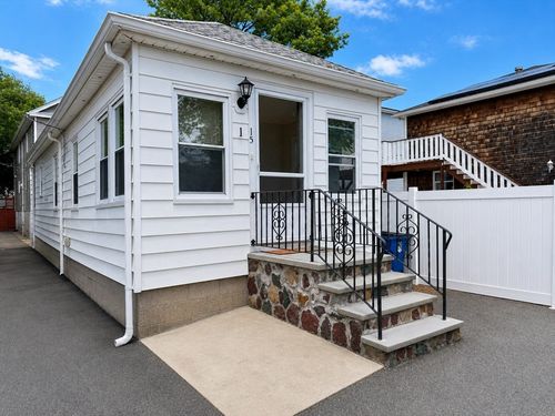 15 Argyle St, Revere, MA, 02151-4805 | Card Image