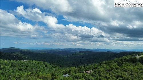 96 Paddock Ln, Sugar Mountain, NC, 28604 | Card Image