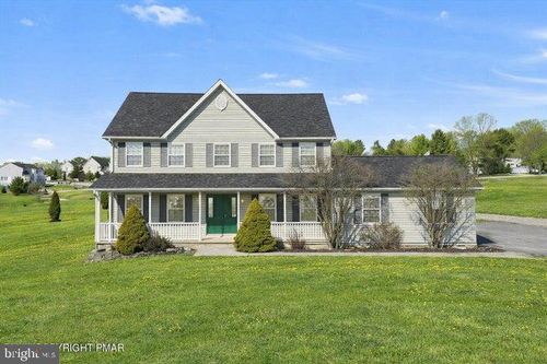 104 Corine Way, SAYLORSBURG, PA, 18353-9285 | Card Image