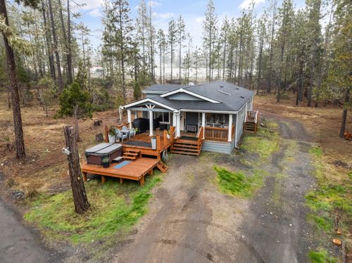 124 Buck Canyon Road, Cave Junction, OR, 97523 | Card Image