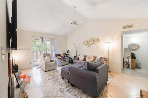 apt-735-875 Riverside Dr, Coral Springs, FL, 33071-7050 | Card Image