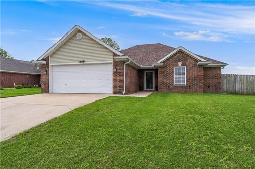 1308 E Freedom, Siloam Springs, AR, 72761-2067 | Card Image