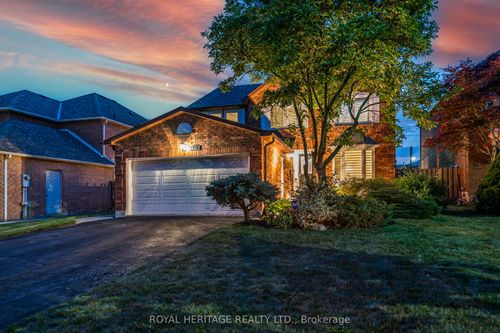 756 Stonepath Cir, Pickering, ON, L1V3T1 | Card Image