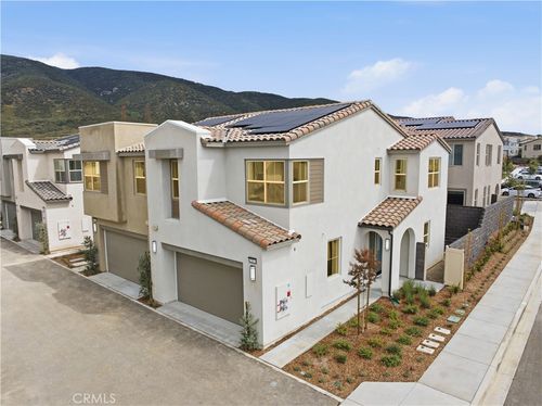 15874 Blue Copper Way, Fontana, CA, 92336-5577 | Card Image