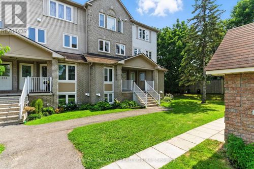 214 Briston Pvt, Ottawa, ON, K1G5P9 | Card Image