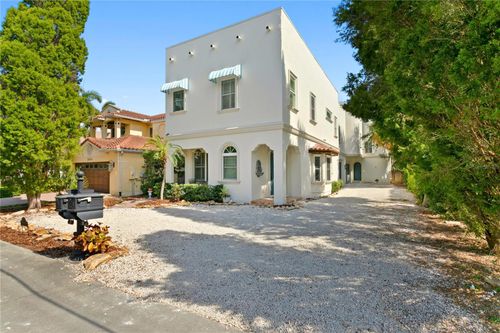 b-2936 W Knights Ave, Tampa, FL, 33611-1622 | Card Image