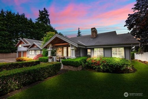 16704 162nd Ave Ne, Woodinville, WA, 98072-8933 | Card Image