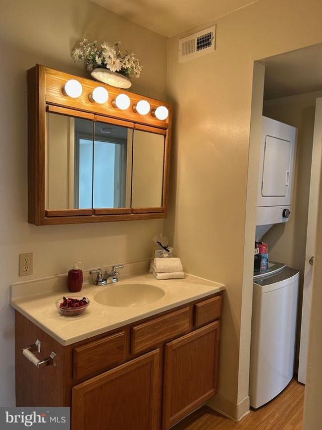 APT-101 - 331 Preston Ave, Condo with 2 bedrooms, 1 bathrooms and null parking in VOORHEES NJ | Image 8