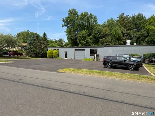 left-side-19 Sandscreen Road, Avon, CT, 06001 | Card Image