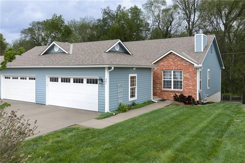 361 E 12th Street, Tonganoxie, KS, 66086 | Card Image