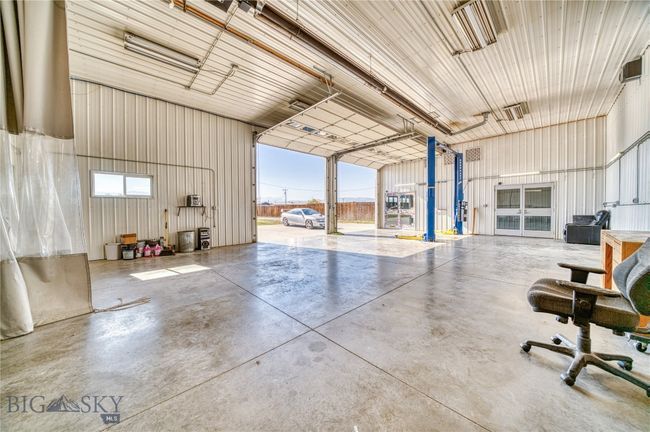 Shop interior | Image 36