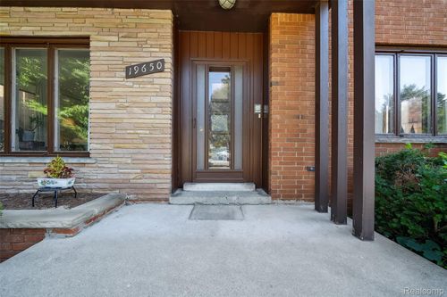 19650 Stratford Rd, Detroit, MI, 48221-3500 | Card Image