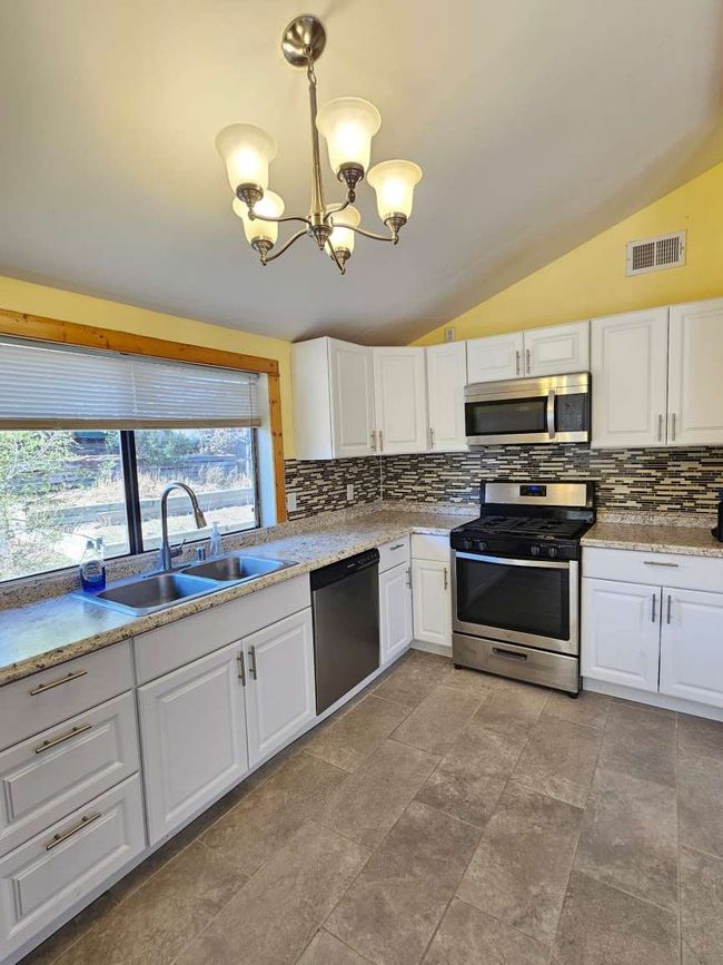 3546 Questa Dr, House other with 2 bedrooms, 1 bathrooms and 2 parking in Los Alamos NM | Image 5