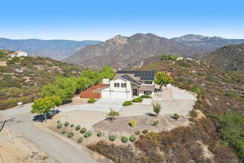 31510 Valley Center Rd, Valley Center, CA, 92082-6761 | Card Image