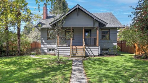 10735 Whitman Avenue N, Seattle, WA, 98133 | Card Image