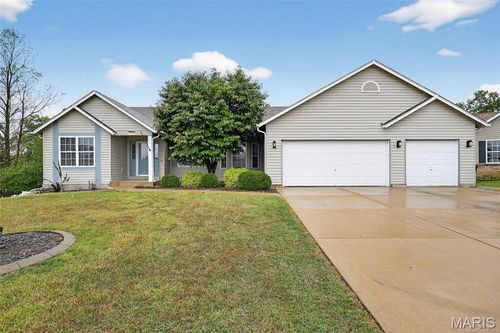 329 Aspen Creek Dr, Wentzville, MO, 63385-5579 | Card Image