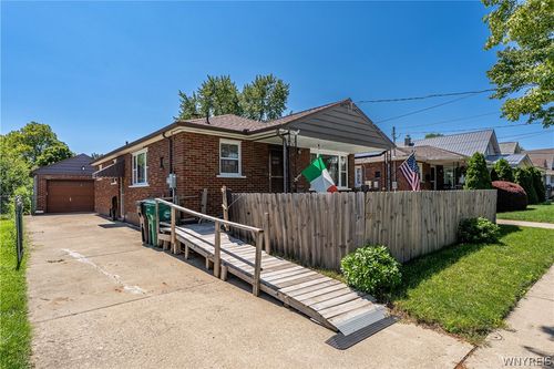 2961 North Ave, Niagara Falls, NY, 14305-3334 | Card Image