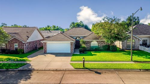 516 Cavaness Dr, Houma, LA, 70364-2223 | Card Image