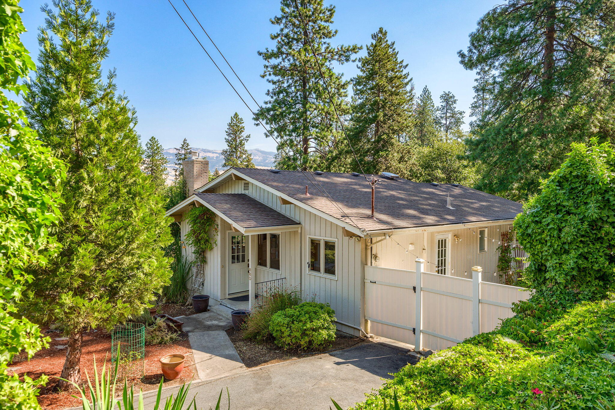 Glenwood Dr, Ashland, OR 97520