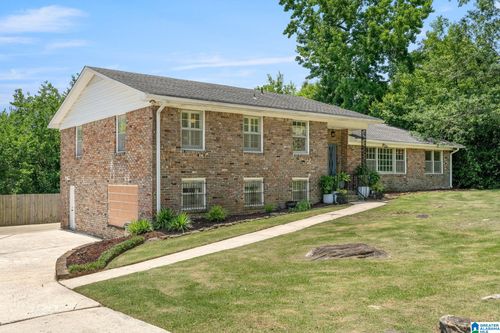 1825 Cedarwood Rd, VESTAVIA HILLS, AL, 35216-1713 | Card Image