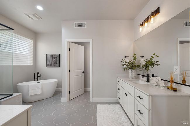 14610 Jomark Ln, House other with 4 bedrooms, 3 bathrooms and 4 parking in Occidental CA | Image 21
