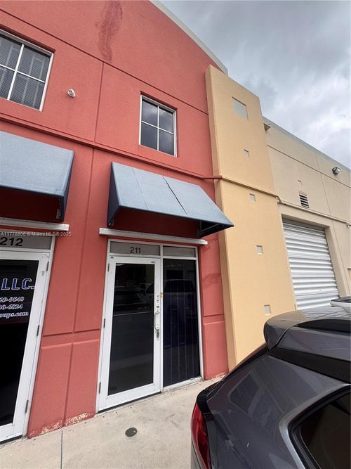 unit-211-6020 Nw 99th Ave, Doral, FL, 33178-2726 | Card Image