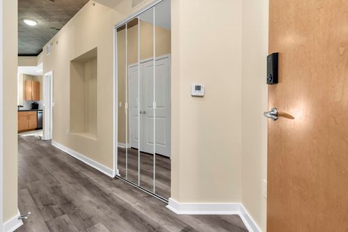 618-300 S Australian Ave, West Palm Beach, FL, 33401-5083 | Card Image