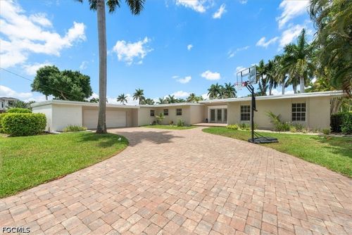 991 Aqua Ln, FORT MYERS, FL, 33919-1802 | Card Image