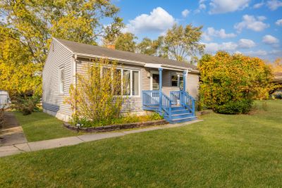 17166 Oketo Avenue, House other with 3 bedrooms, 1 bathrooms and 4 parking in Tinley Park IL | Image 2