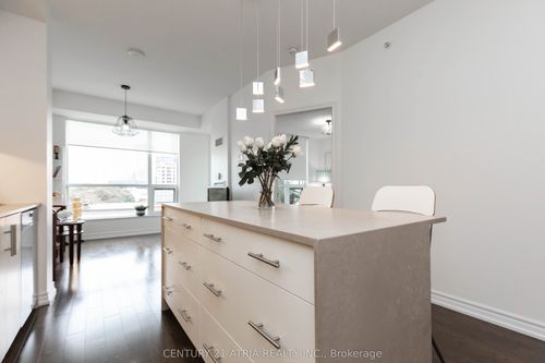 519-23 Glebe Rd W, Toronto, ON, M5P0A1 | Card Image