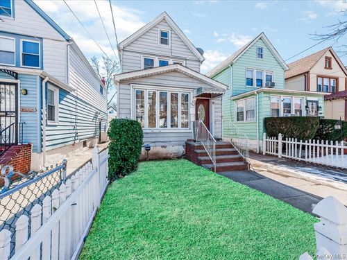 194 115th Ave, Saint Albans, NY, 11412-2729 | Card Image